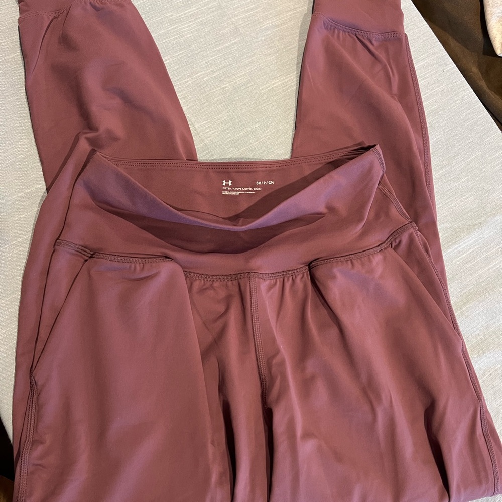 Women’s UA pants size small
